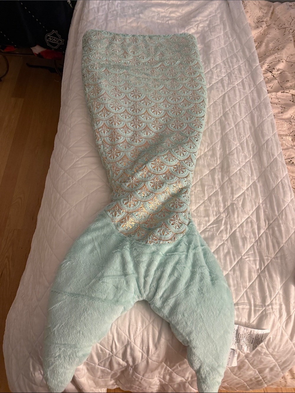 Children’s mermaid blanket.